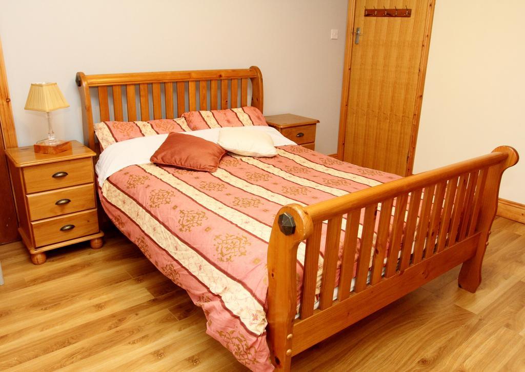 Clare'S Rock Self-Catering Accommodation Carron Exterior foto